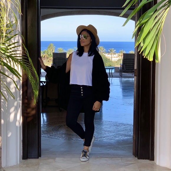 Meet your Posher, Anjanette - Picture 1 of 1